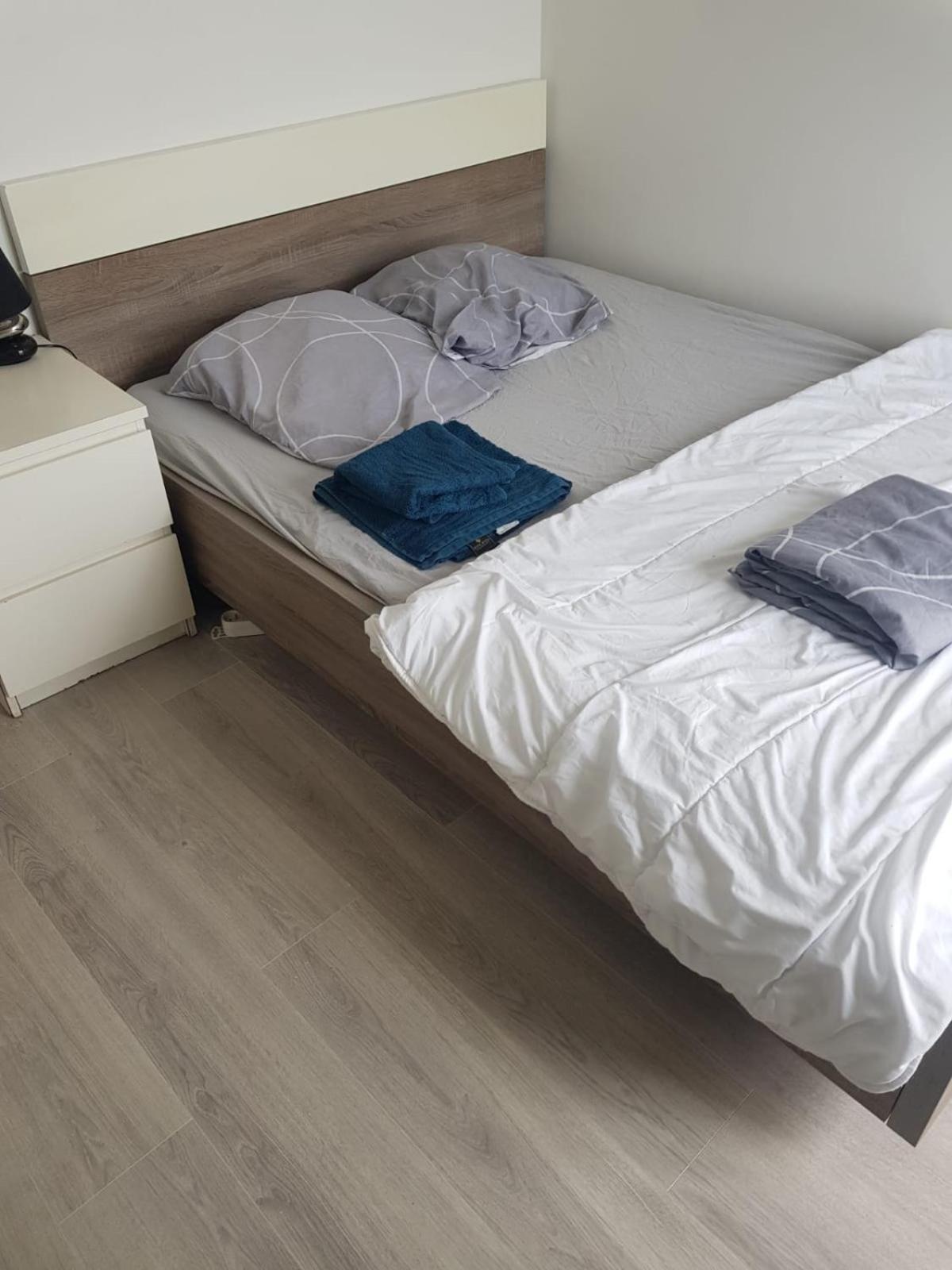 Chambre Neuve Dans Un Logement Partage A 10 Minute Du Circuit 24H Allonnes  외부 사진